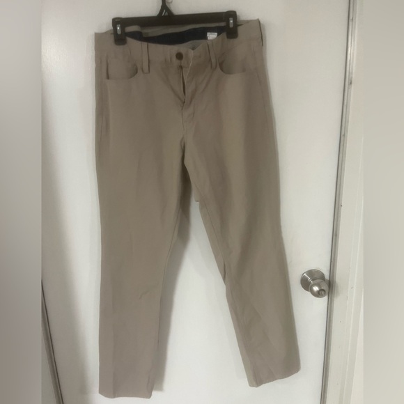 Vineyard Vines performance 35 x 32 - Picture 1 of 4